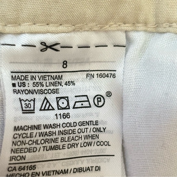 Old Navy Mid-Rise Linen Blend Yellow & Green Floral Shorts 5” - Picture 9 of 15